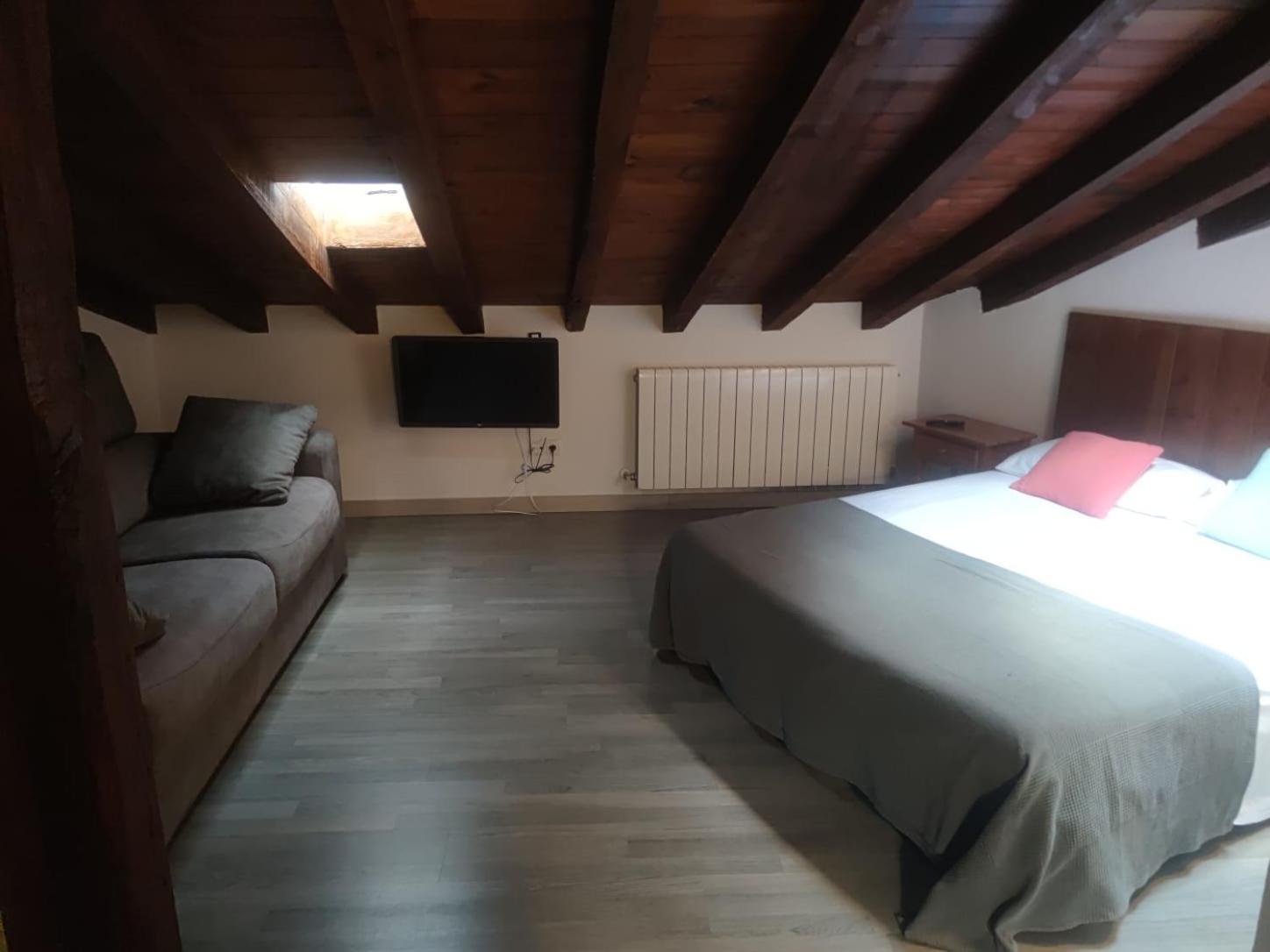 Hotel Papamoscas La Hiruela Exteriör bild